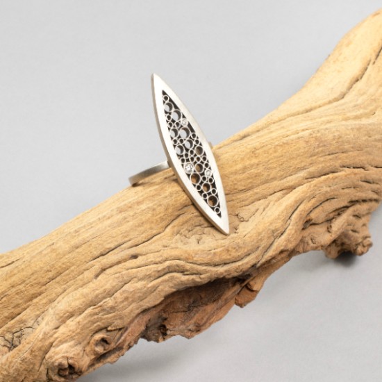 Belle Brooke - Luz Long Leaf Ring