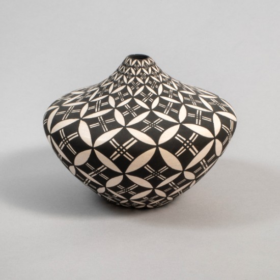 Dorothy  Torivio - Black and White Pot
