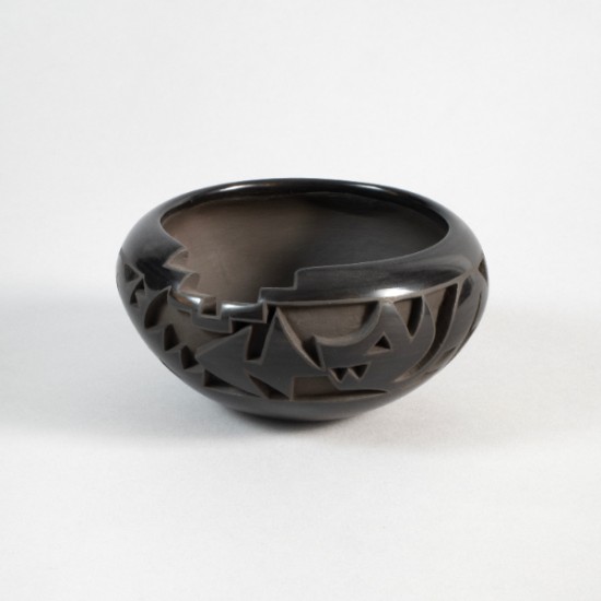 Marie Suazo - Carved Black Pot