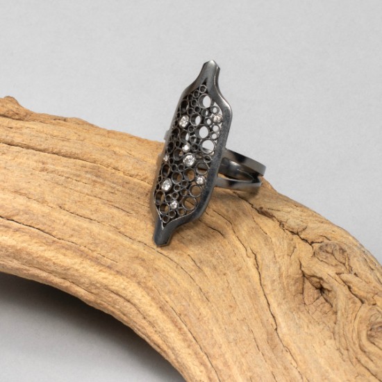 Belle Brooke - Oscuro Shield Ring
