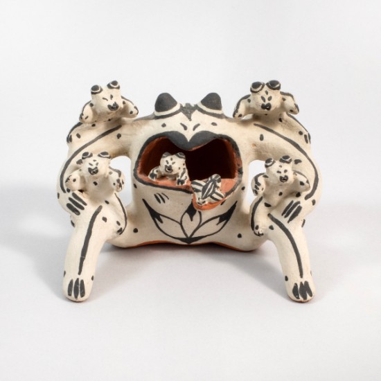 Martha  Arquero - Frog Storyteller